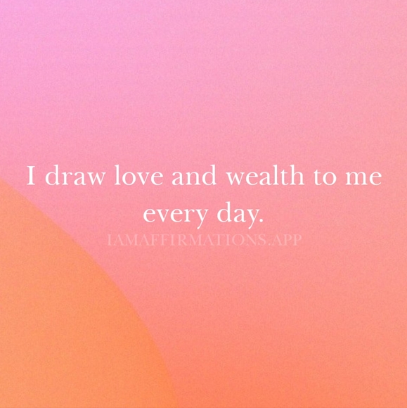 Meet the Posher LISA1653 Poshing since 2016, part time business since 2022 - Picture 9 of 16